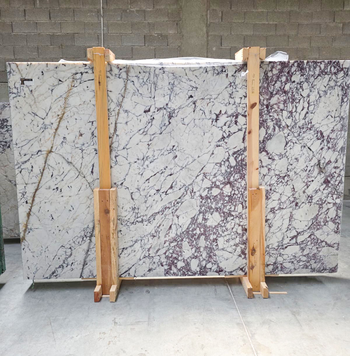 Marmilux Natural Stone Calacatta Viaola